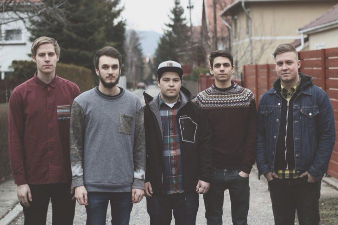 "...mikor a régi dalhoz érünk, amit kölyökként énekeltünk" - akusztikus köntöst kapott a Tegnap Képei!