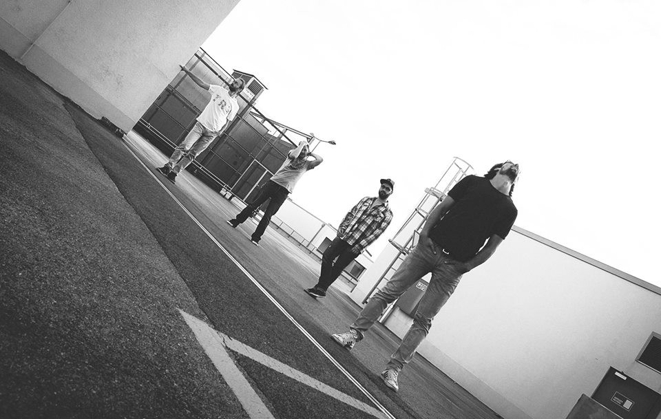 Új klippel búcsúzik el a Real Lies