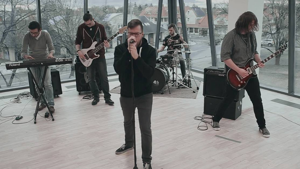 Debütál a Scedio első videoklipje, a Pillars