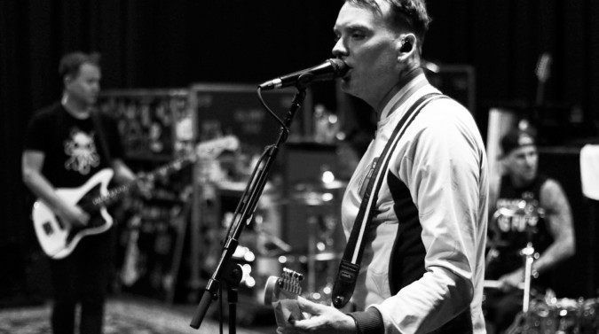 Nagyon úgy tűnik, hogy Bored To Death címmel érkezik az új blink-182 szám!