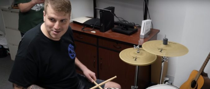 Az emberi akarat győzelme: újra visszaült a dobok mögé Andrew Tkaczyk!