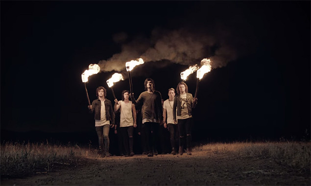 A nyári Strand Fesztiválig tovább imidzskedik új videójában az Asking Alexandria