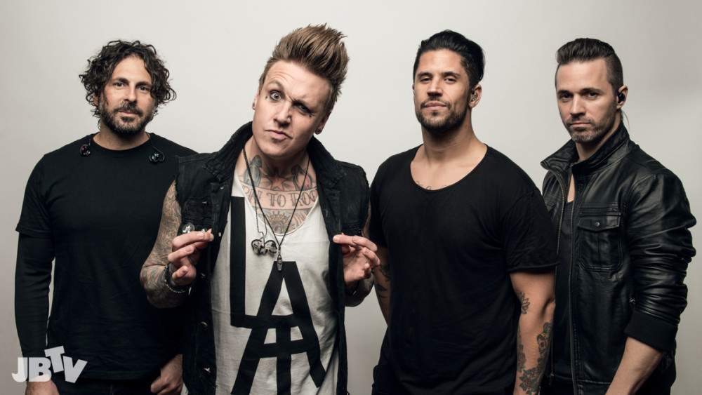 A Papa Roach sorban dobálja az újdonságokat a héten