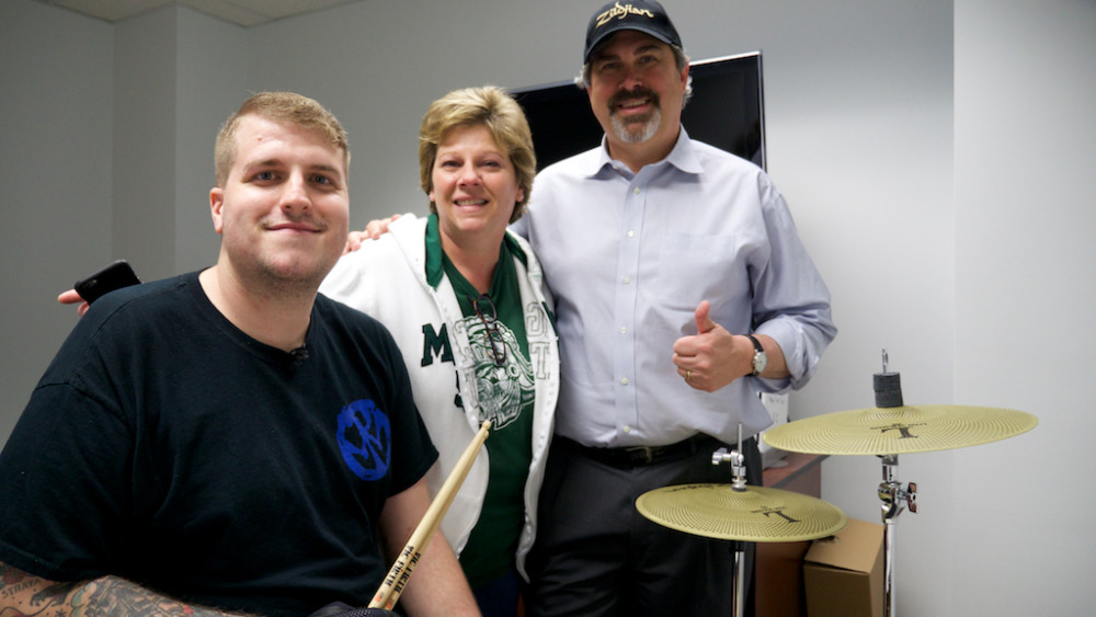 VIDEÓ: Egyre jobban dobol a lábprotézise segítségével Andrew Tkaczyk!