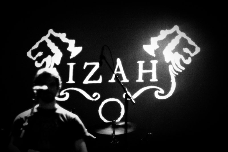 Atmoszferikus sludge-utazásra hív a Dürerbe a holland Izah