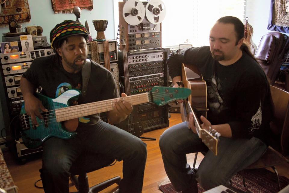 Victor Wooten a Dream Theater babérjaira tör