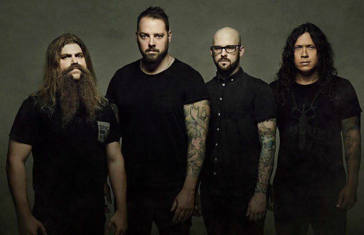 Világot éget új dalával a Wovenwar