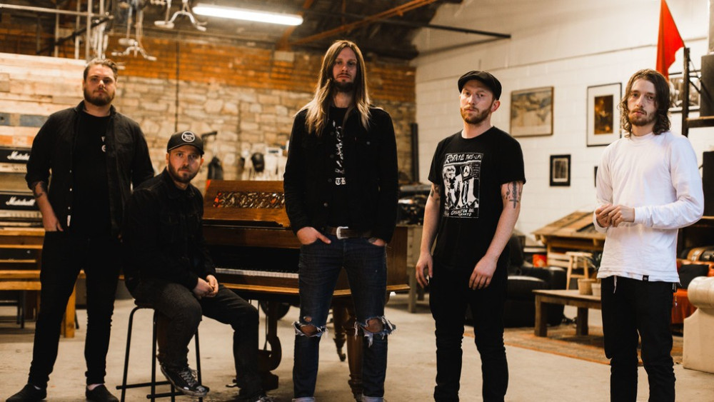 Megérkezett az új While She Sleeps-lemez címadó száma