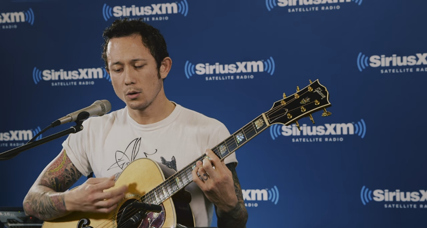 Matt Heafy akusztikus gitárral tette magáévá a Soundgarden balladáját