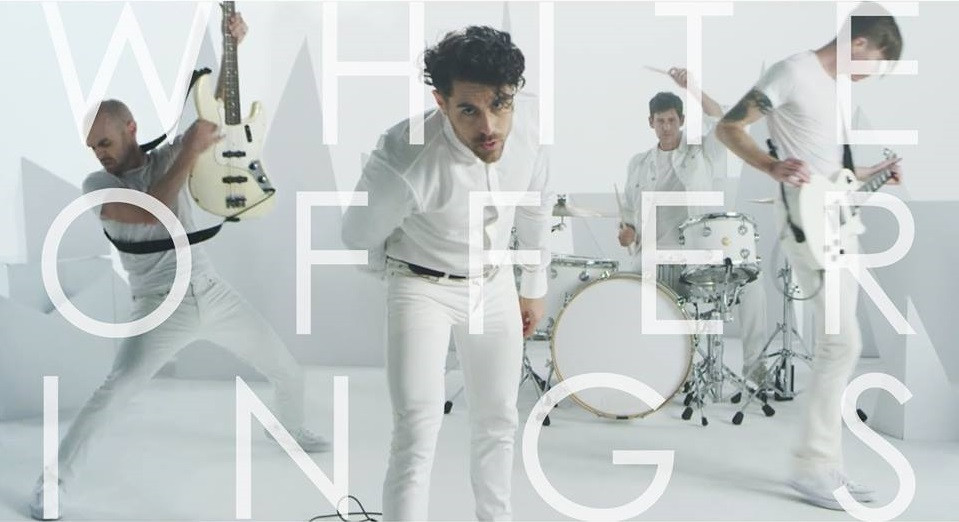 Hófehérben tesz ajánlatokat az AFI