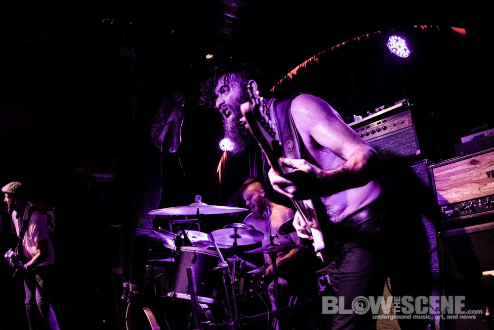 A Number 12 Looks Like You nyitja a Dillinger-búcsúkoncertet