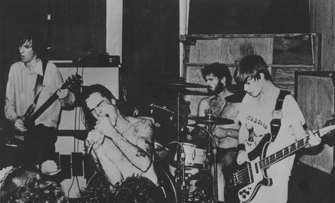 Ilyen volt egy Black Flag-koncert 1984-ben, és hasonló kultikus koncertvideók