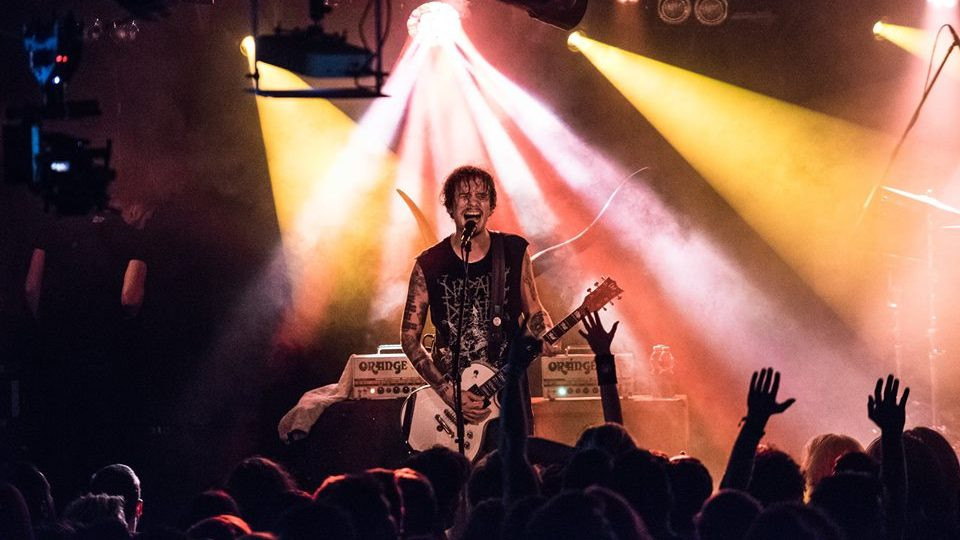 A behemót és a villámragadozó: az Apey & the Pea és a Stubborn a Hajón