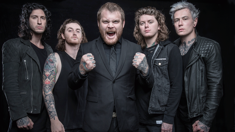 Két új klipet is kihozott az Asking Alexandria