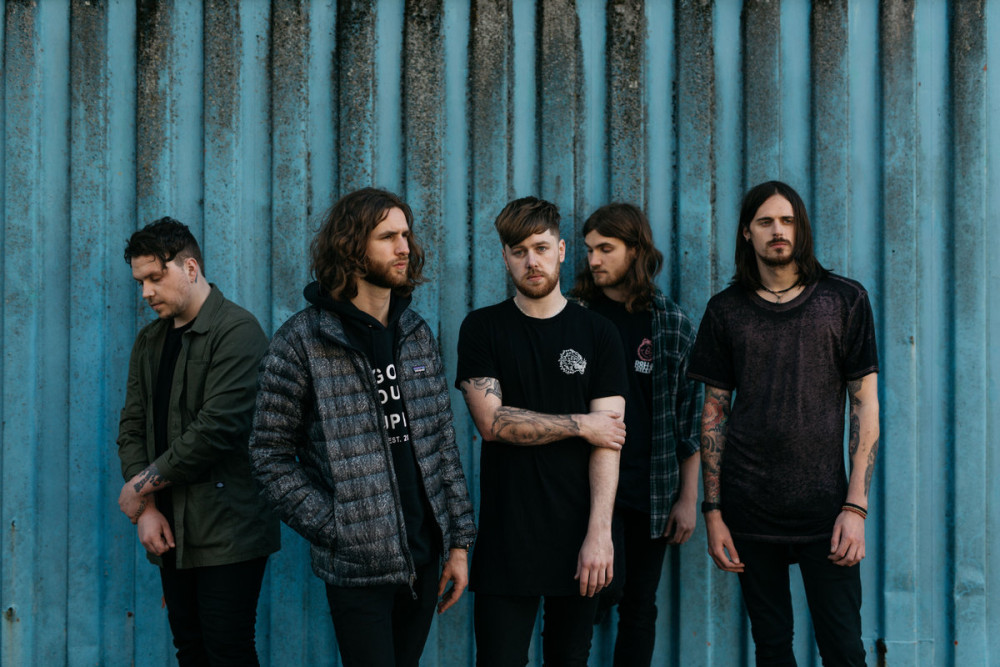 Szomorú dalok szomorú arcoknak: holnap Budapestre érkezik az Acres