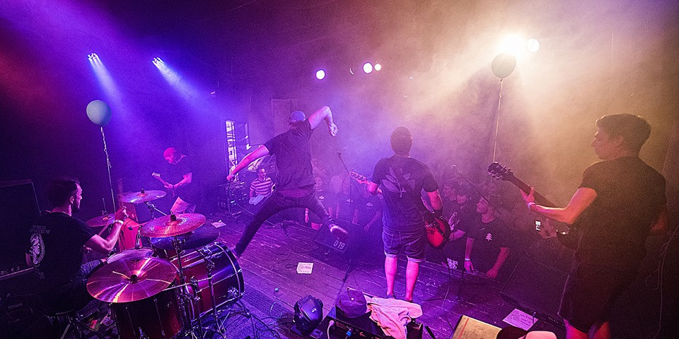 Megjelent a Headstock első nagylemeze