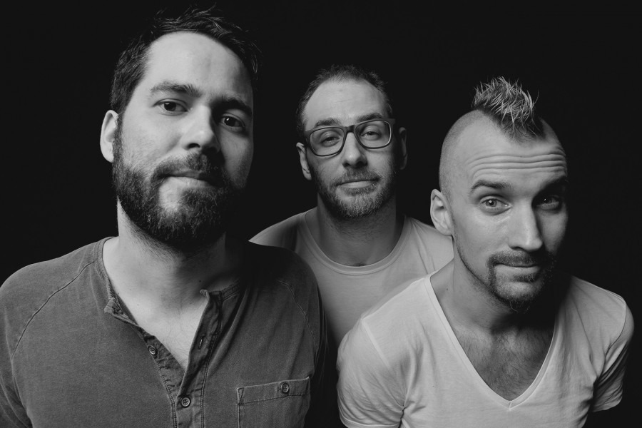 Kiadatlan dalt mutatott az Óriás