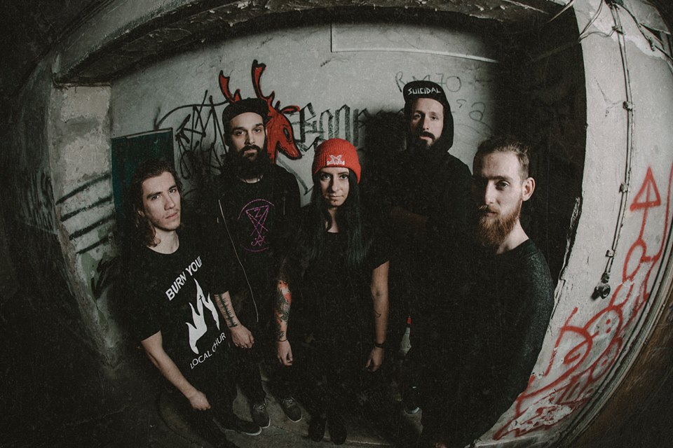 Kánonban hörgés és teátrális hatás - Eagle Has Landed-klippremier