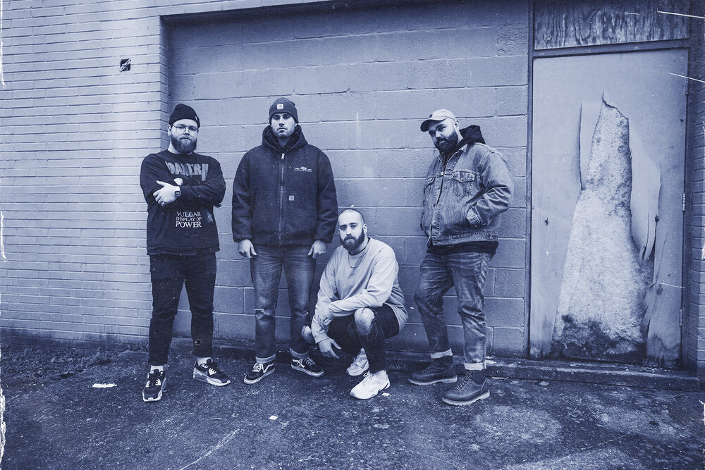 A Stray from the Path énekesével közösködik a Gideon