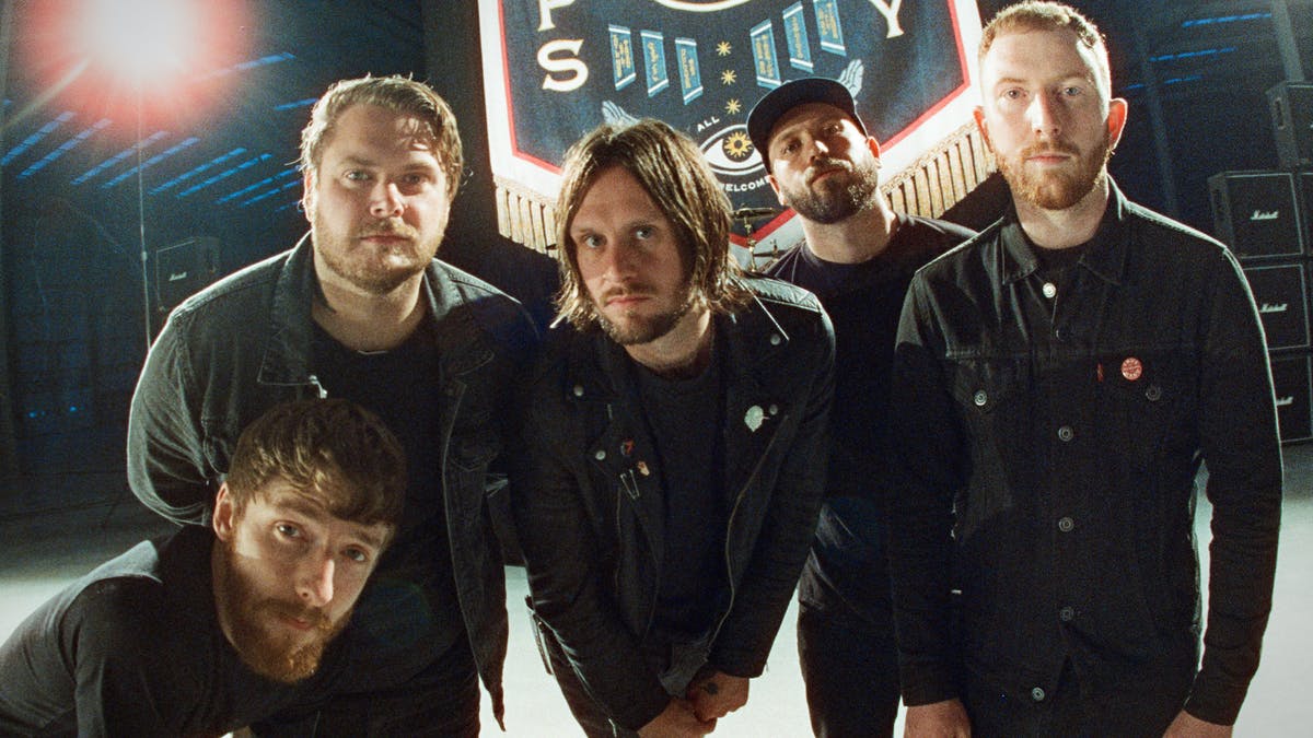 Áprilisban jön a While She Sleeps új lemeze, itt egy új klip