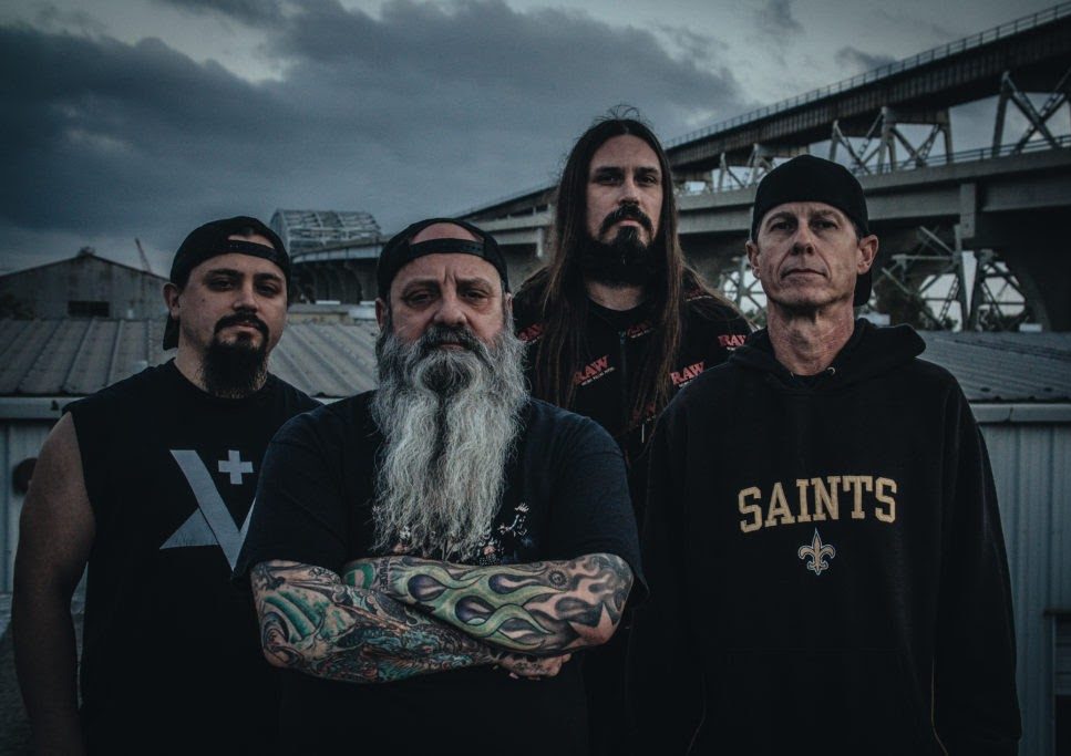 Vérző testnyílások - Bivalyerős dallal és klippel süppeszt el a Crowbar