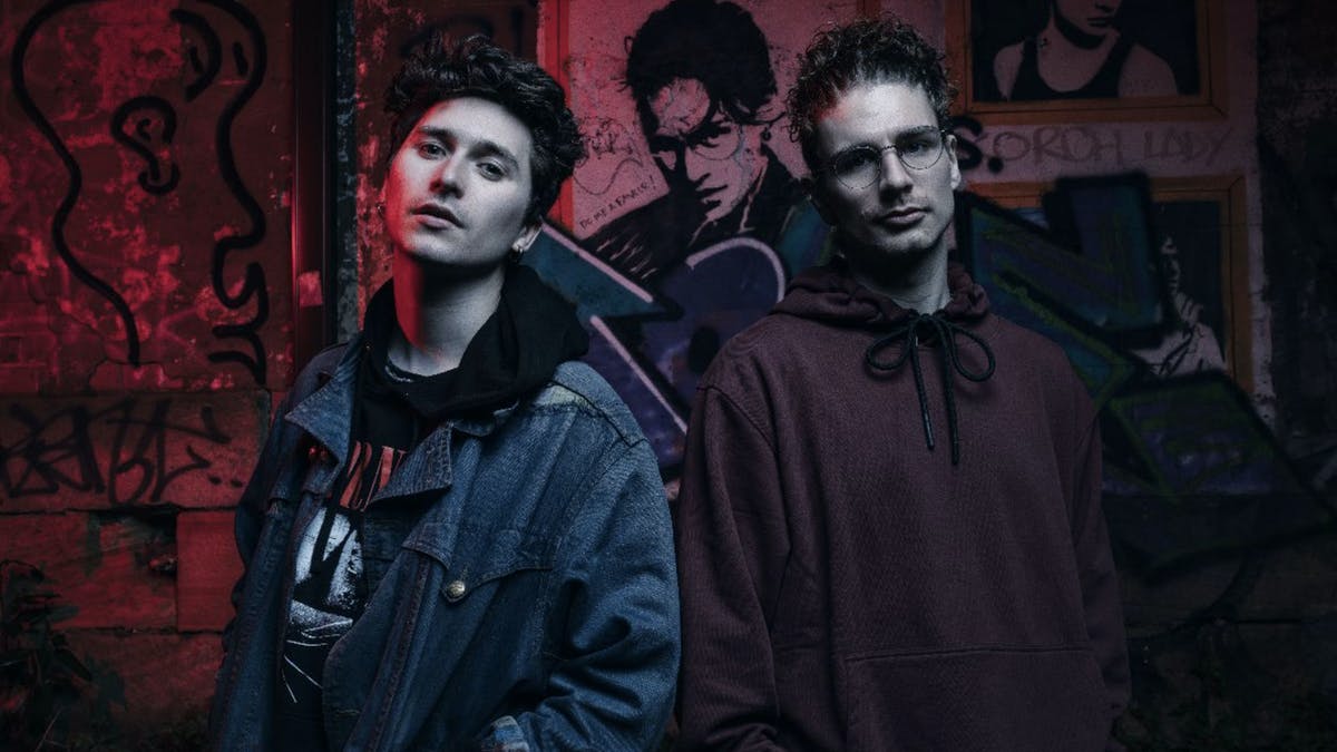 Közös kislemezt ad ki az Alpha Wolf és a Holding Absence