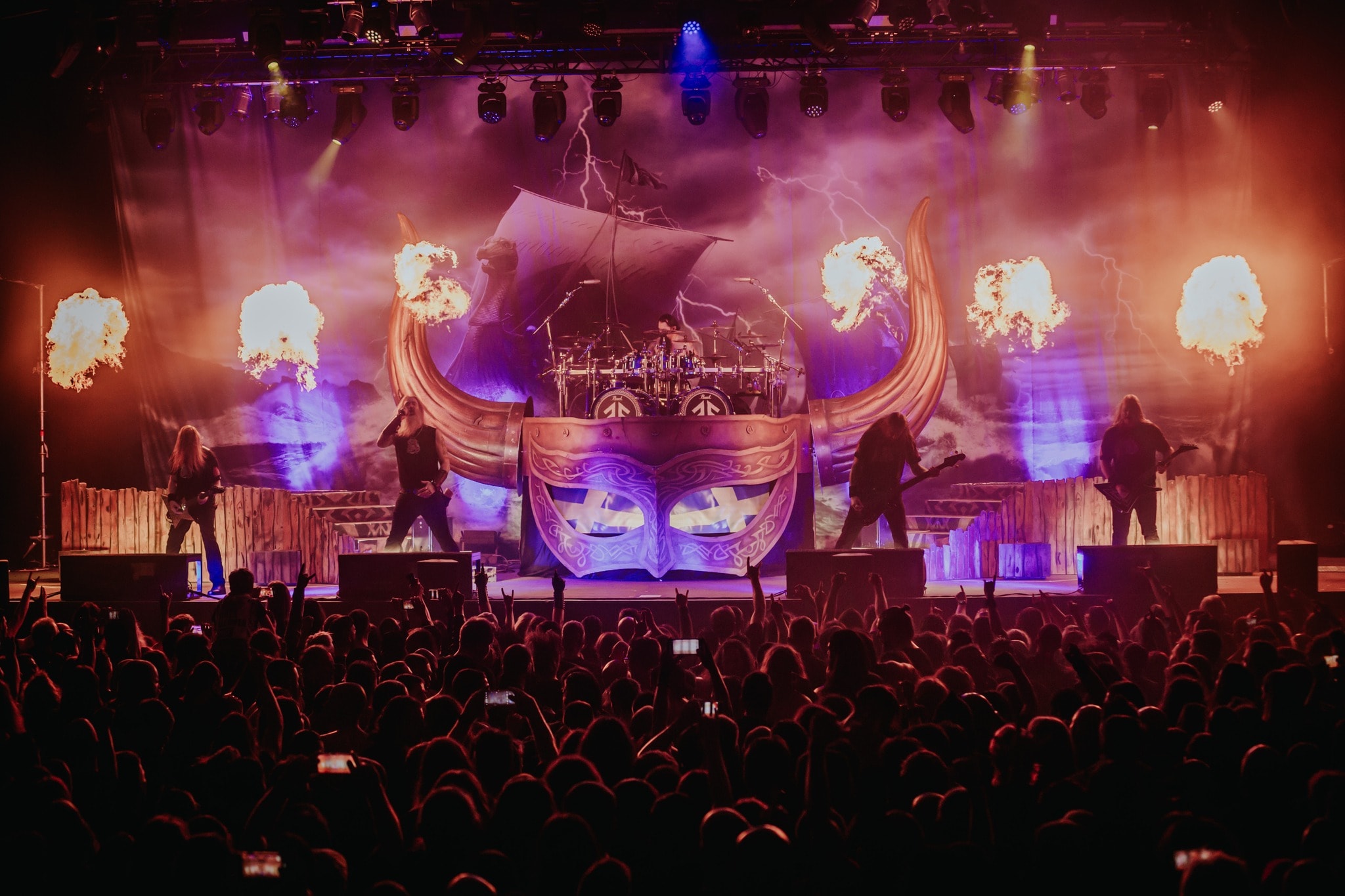 A metal istenei, az istenek metalja