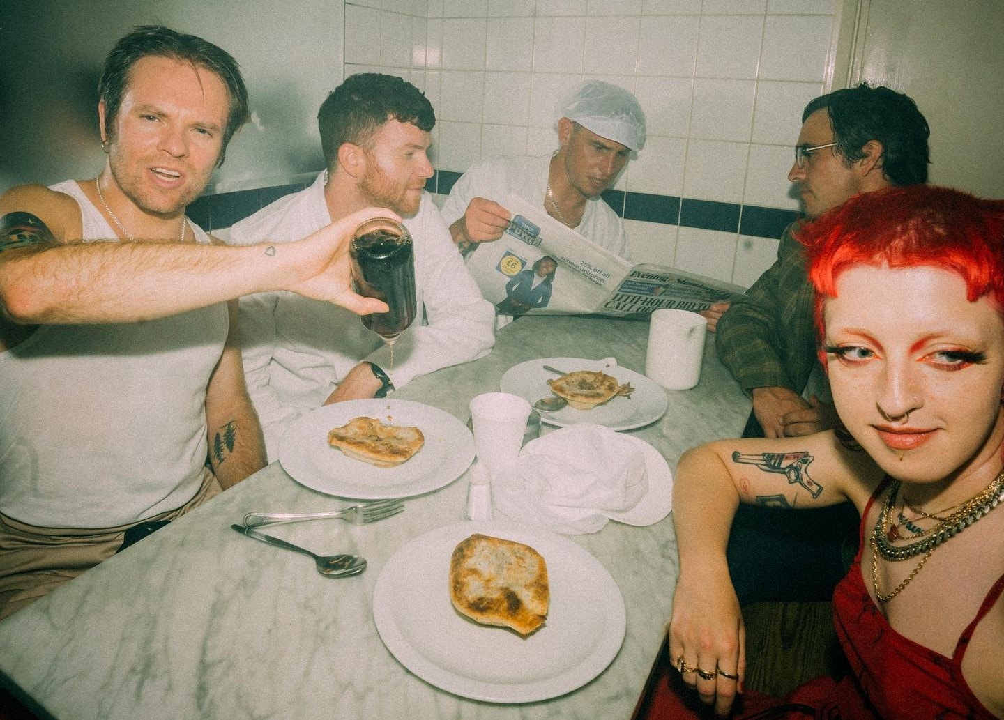 Bikaként öklel fel az Enter Shikari új száma