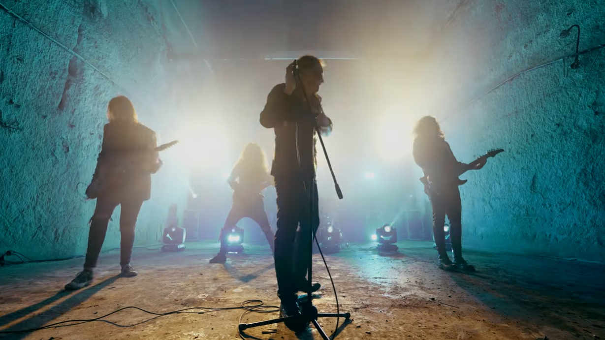 Elfogadni az élet körforgását - Heedless Elegance-klippremier