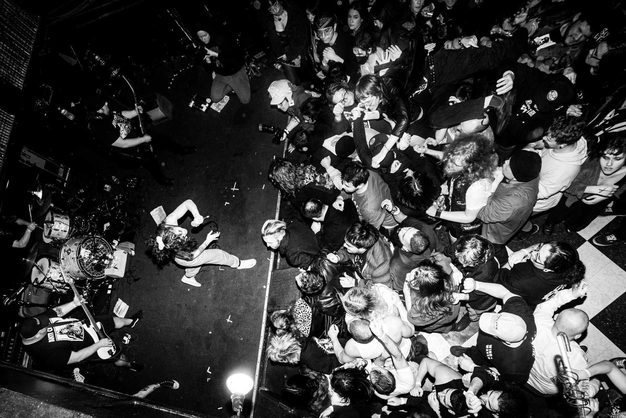 Parkolóban petárdázás, slayerezés, pimasz jazzbetétek, meg ami csak belefér a modern hardcore-ba