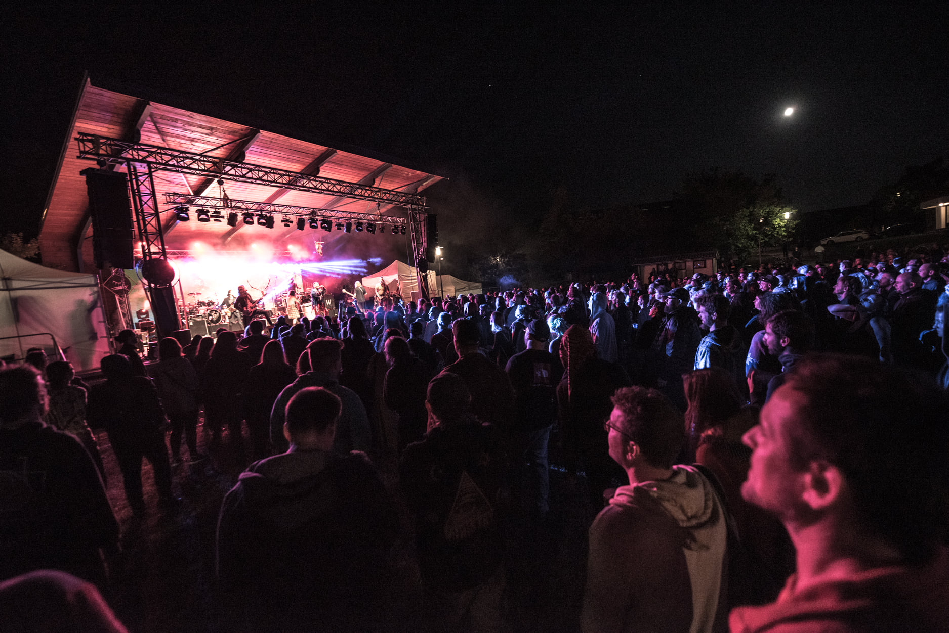 Fekete Zaj: itt a részletes program és a szociális pályázat