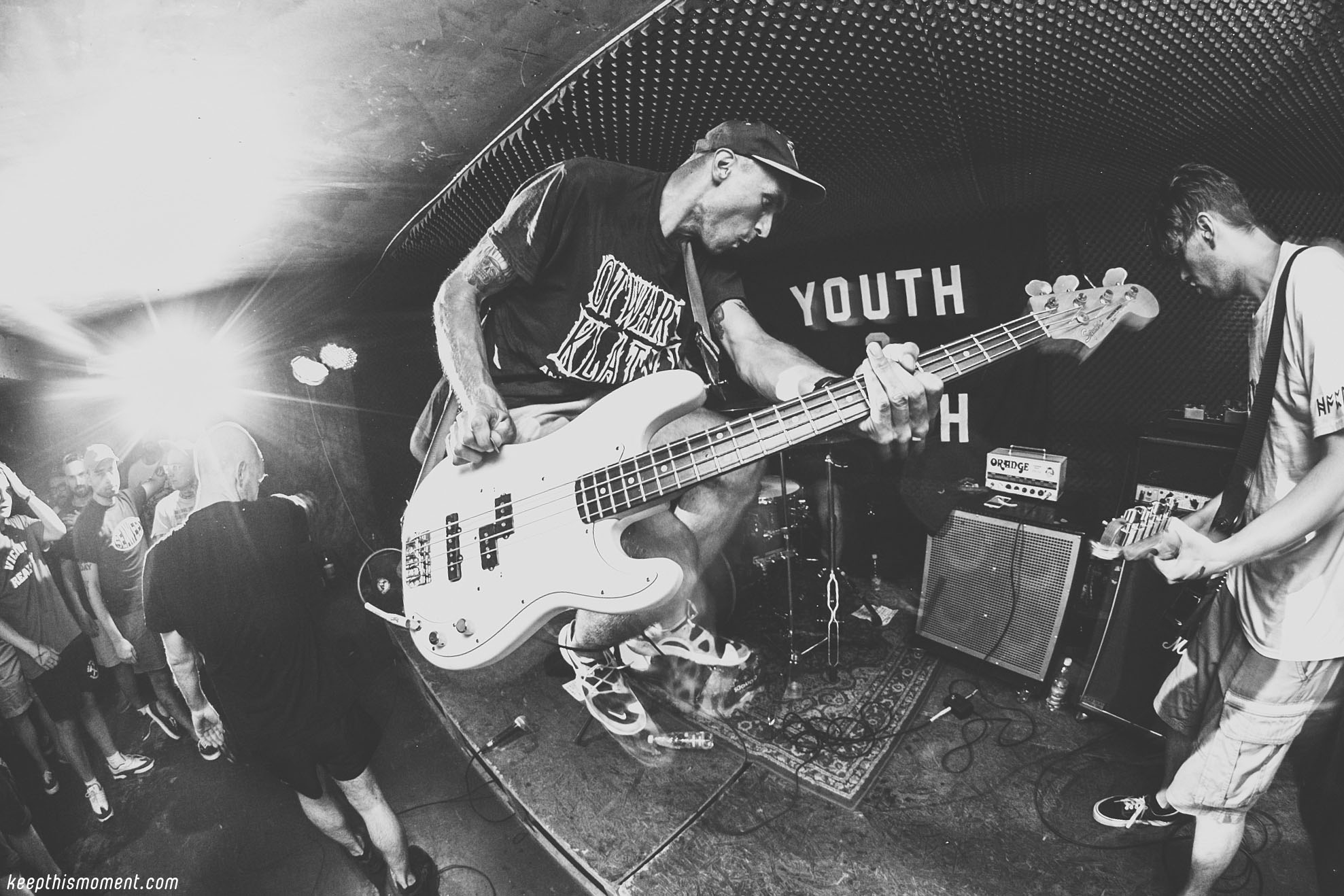 Lengyel és hazai hardcore-bandák tartanak halloweeni bulit a Kriptában