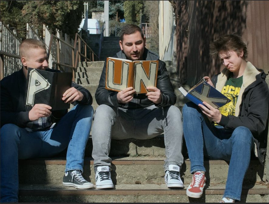 Kistérségi lázadások - Bemutatkozik a Tard Horses