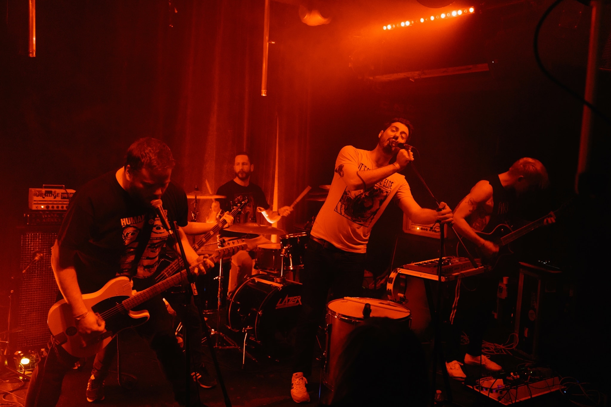 Lélekgyilkos külföldi zenekarokkal durvul márciusban az Oaken