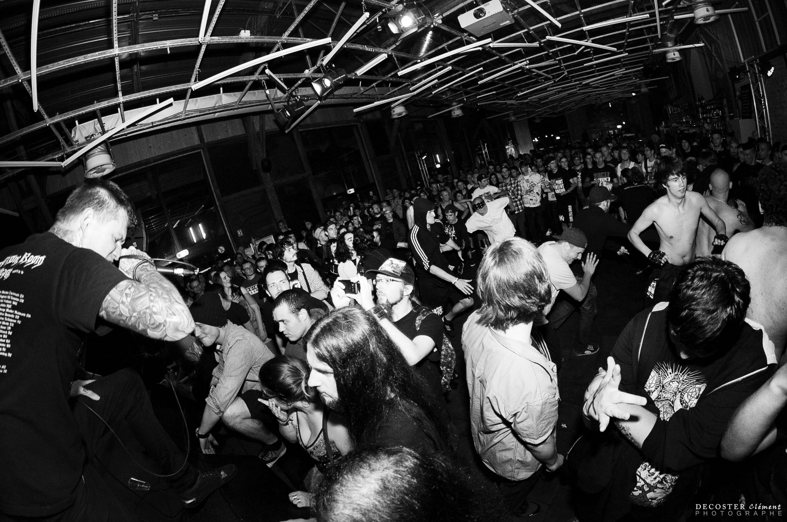 Egy amerikai rockfesztivál csak egy kijelölt területen fogja engedélyezni a pogózást