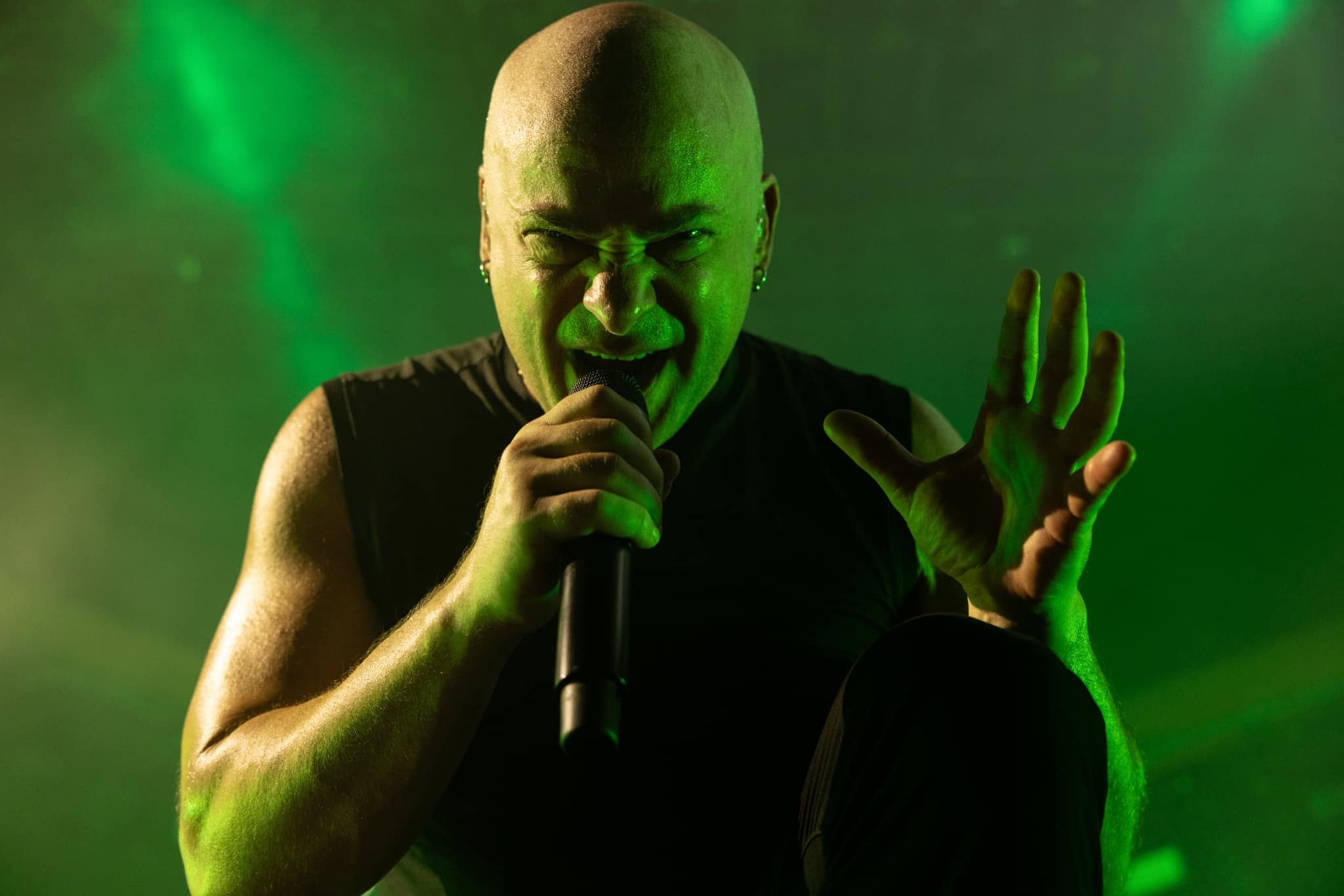 A Disturbed énekese attól fél, hogy a sírjára is azt fogják írni: "Úúú-wa-a-a-a!"