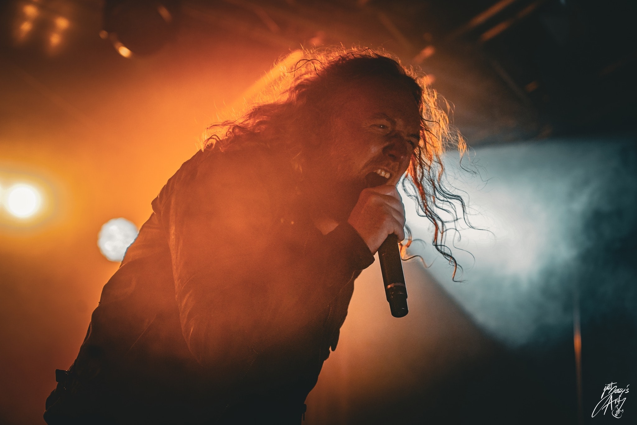 Új dalokat adott ki a Dark Tranquillity és az énekes mellékbandája, a Grand Cadaver is