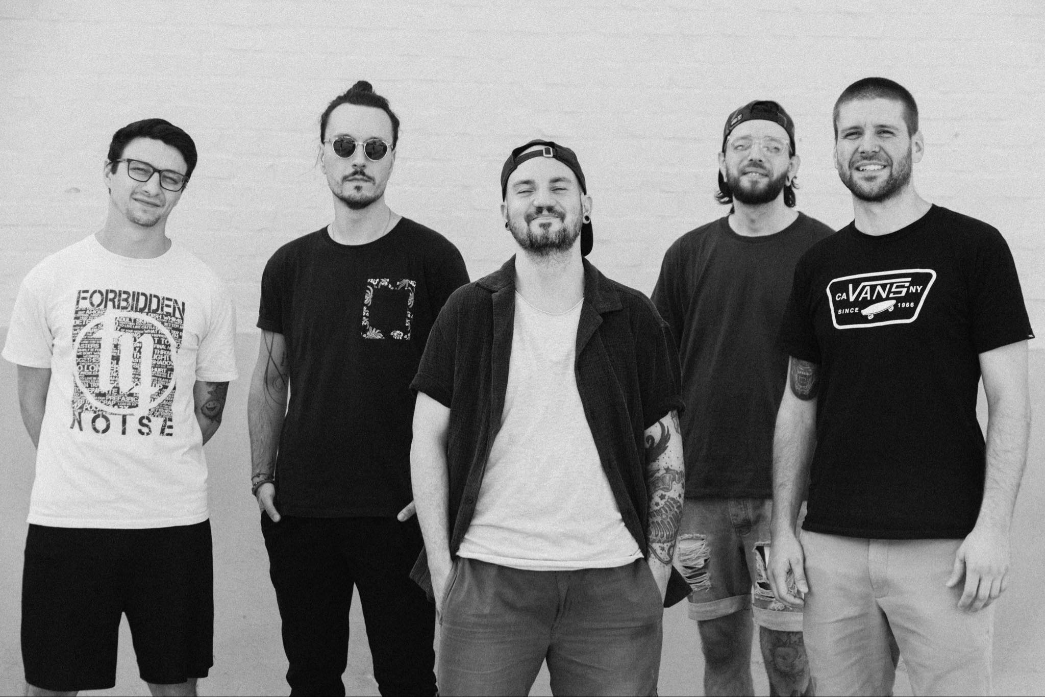 Mint a hűvös őszi esőcseppek, a könnyeink is felszáradnak - utolsø-lemezpremier