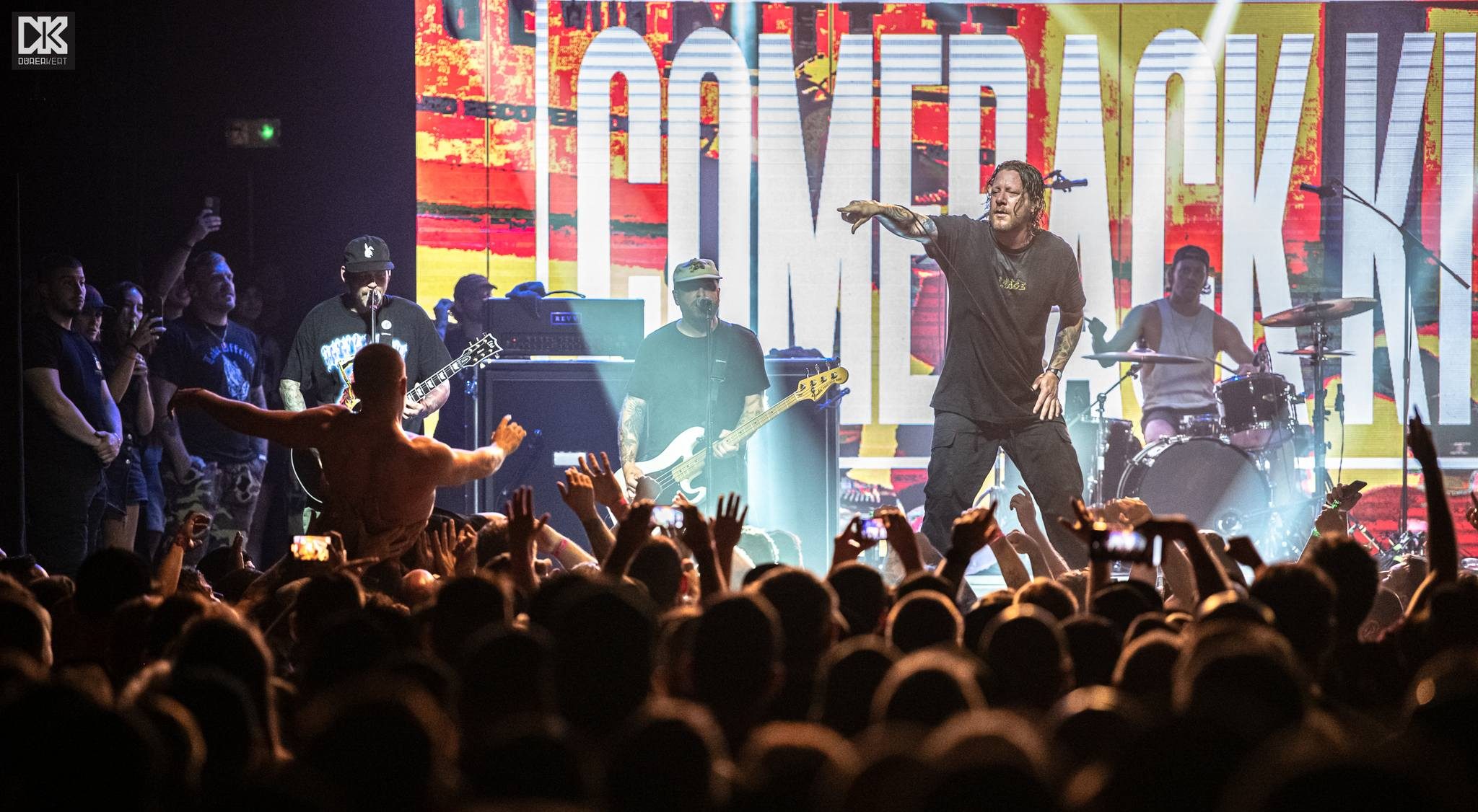 A teljes Wake the Dead albumot végigjátssza a Dürerben a Comeback Kid