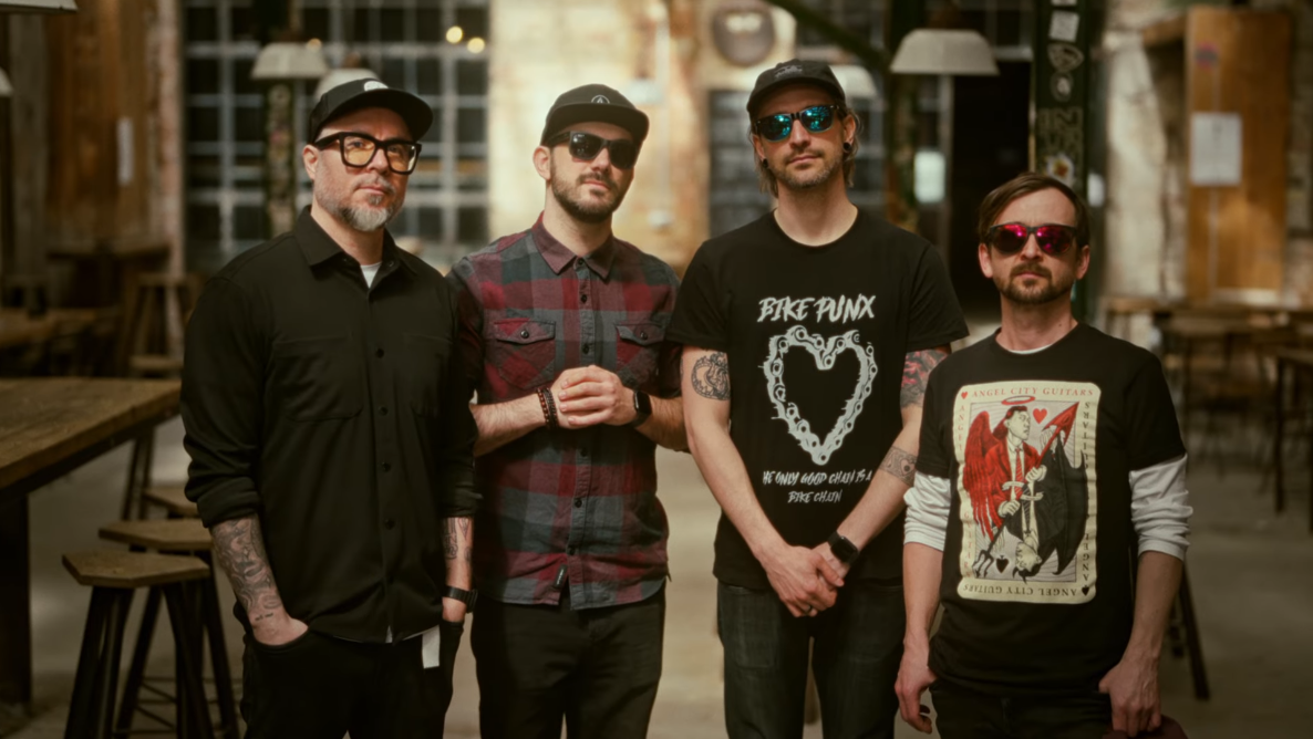 A Fish! új klipes dallal tiszteleg a Budapest Bike Maffia előtt